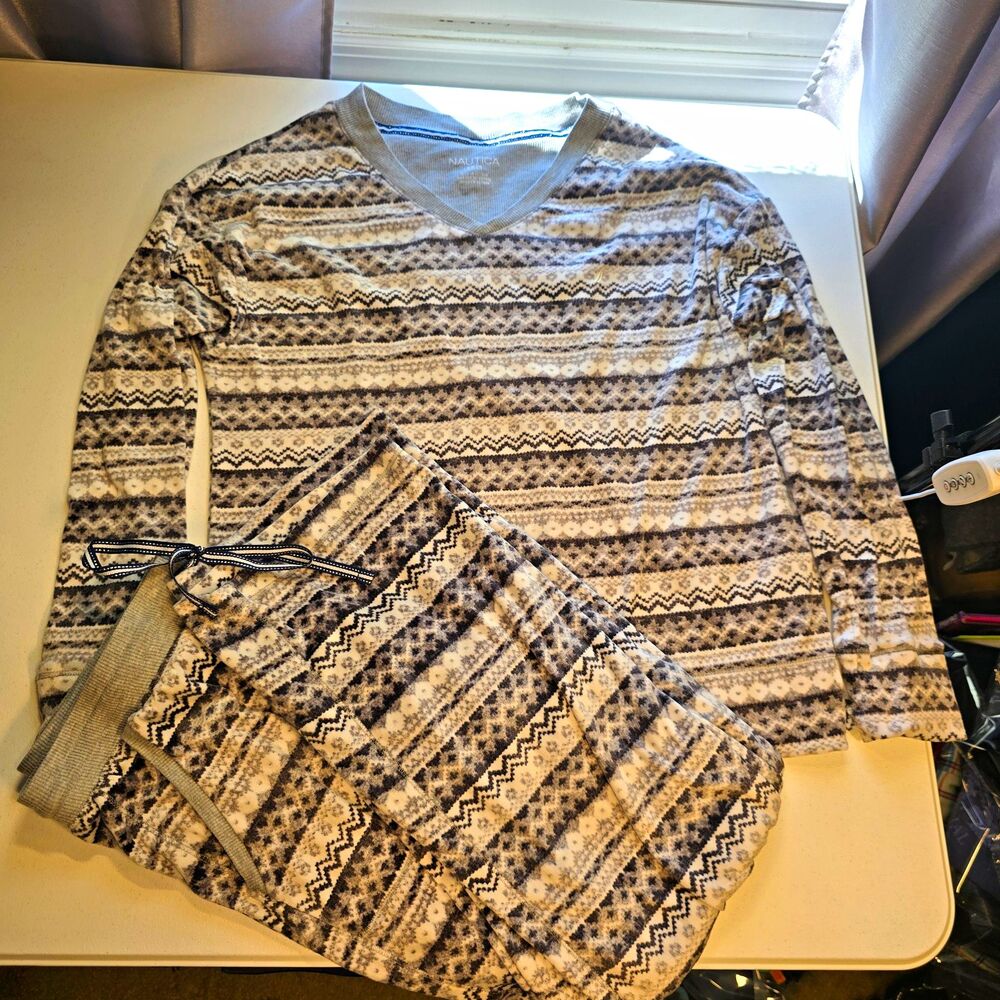 Nautica Women's Fleece Pajama Set S Gray/White Fair Isle V-Neck Drawstring